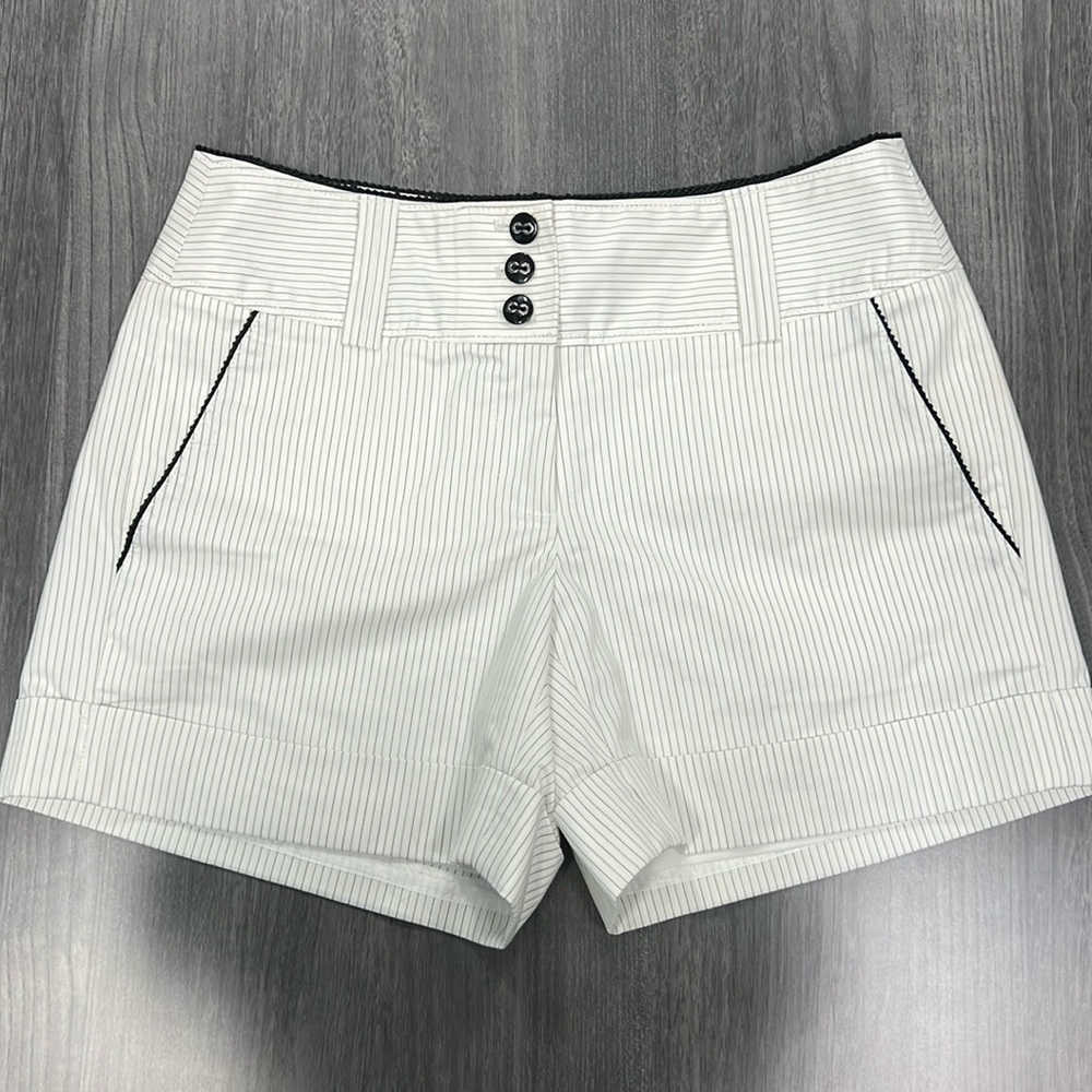 WHBM B&W Striped Short
